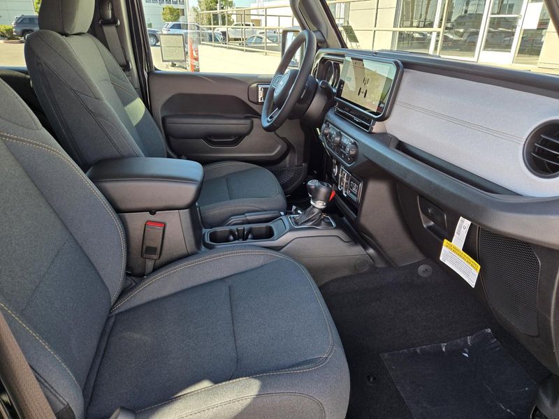 New 2026 Jeep Gladiator Sport S 4x4