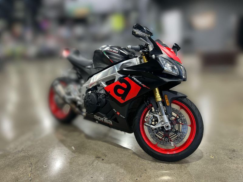 Used 2018 Aprilia RSV4 RF Image 10