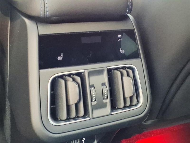 New 2026 Maserati Grecale ModenaImage 14