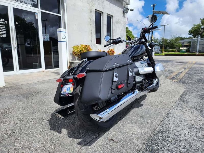 2025 BMW R 18 ClassicImage 13