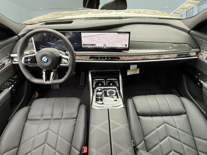 2025 BMW 7 Series 750e xDriveImage 26
