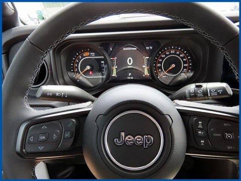 New 2025 Jeep Wrangler Rubicon XImage 15
