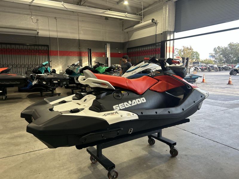 New 2026 Sea-Doo SPARK FOR 3 90 TRIXX (SOUND SYSTEM) Image 13