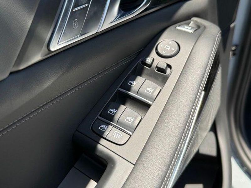 New 2027 BMW X7 M60iImage 17
