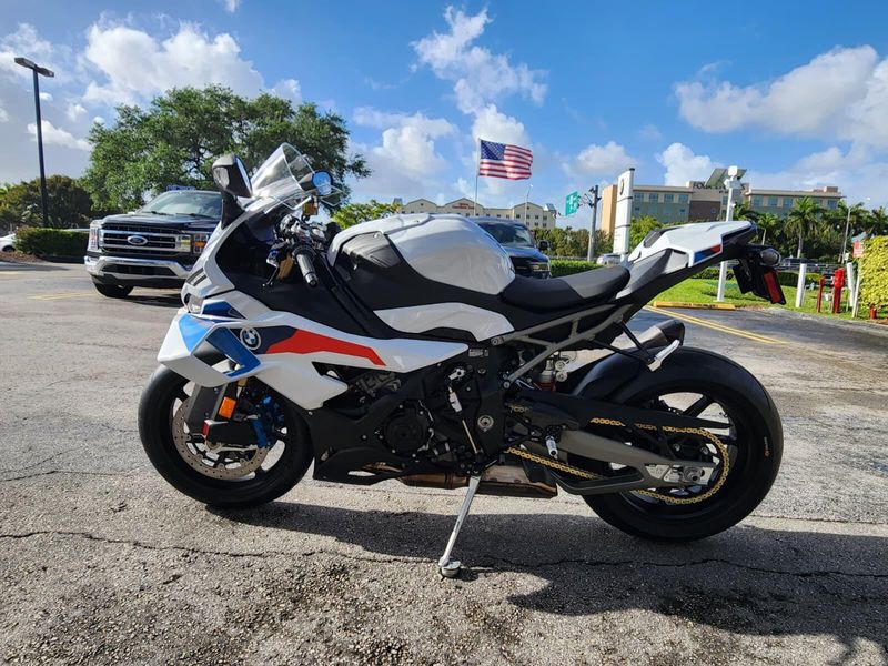 2026 BMW S 1000 RRImage 1