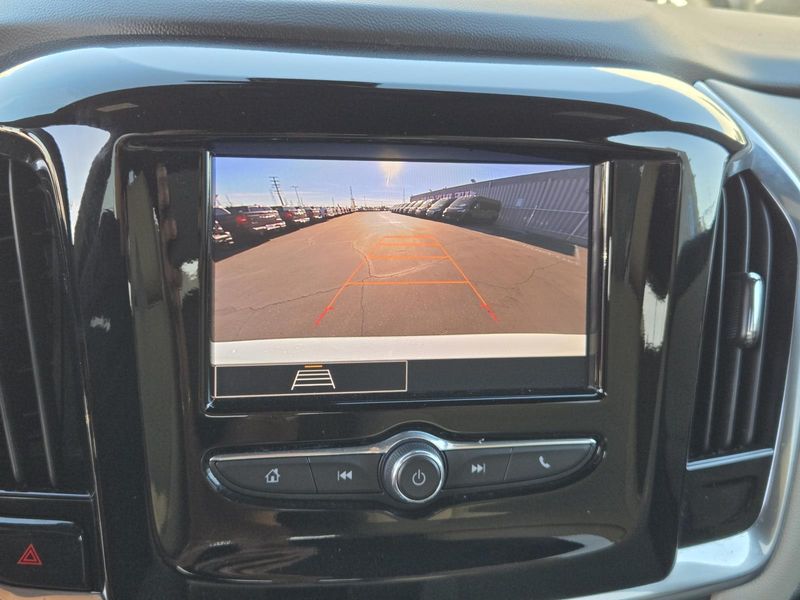 Used 2023 Chevrolet Traverse FWD 4dr LS w/1LS