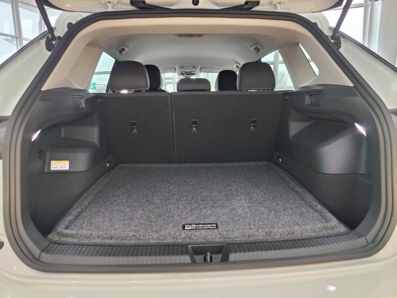 Used 2025 Volkswagen Tiguan S 4-Motion AWDImage 9