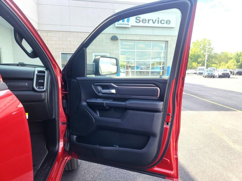 New 2026 RAM 1500 Big Horn Crew Cab 4x4 5'7' Box