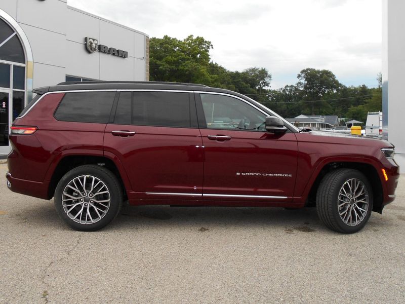 2025 Jeep Grand Cherokee L Image 36