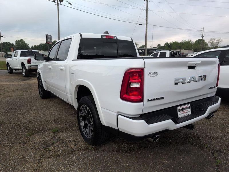 New 2025 RAM 1500 Laramie Crew Cab 4x4 5