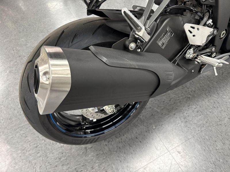 New 2025 Kawasaki NINJA ZX-6R ABS Image 10