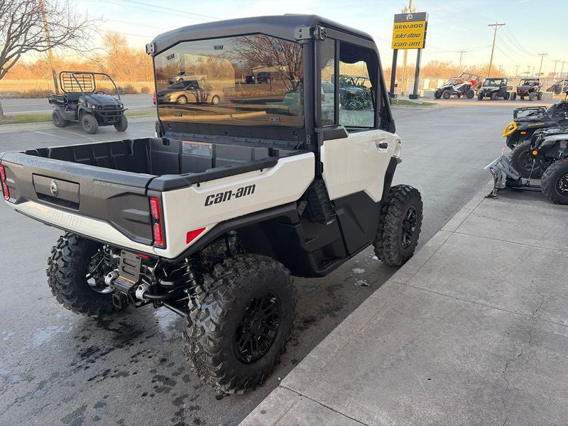 New 2026 Can-Am DEF LTD HD11 