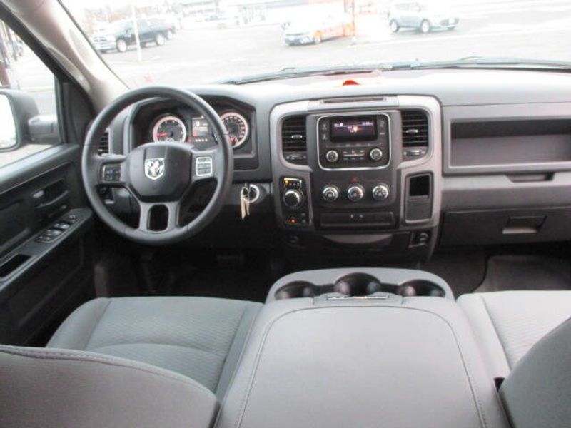 Used 2018 RAM 1500 ExpressImage 26