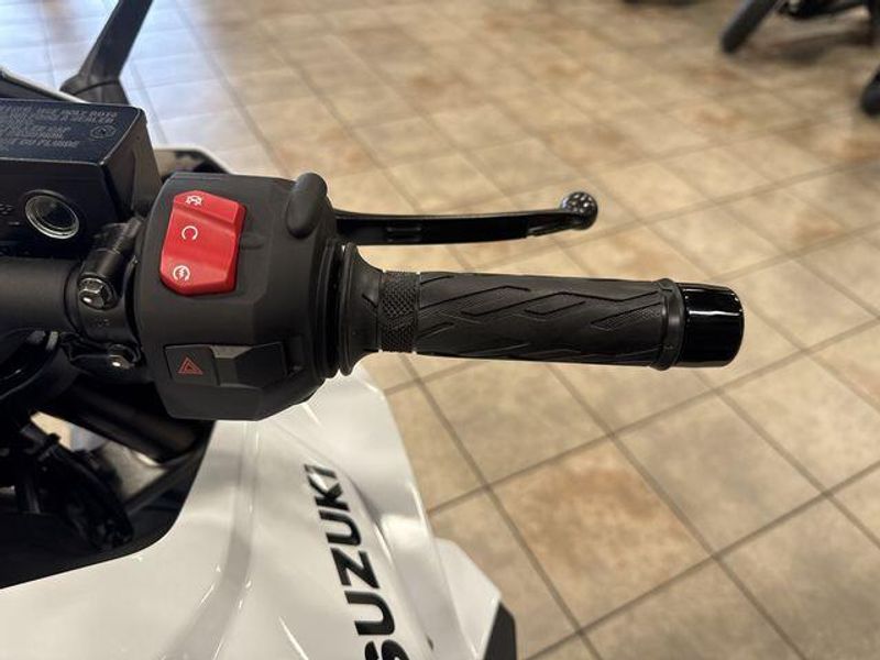 New 2026 Suzuki GSX-8R Image 20