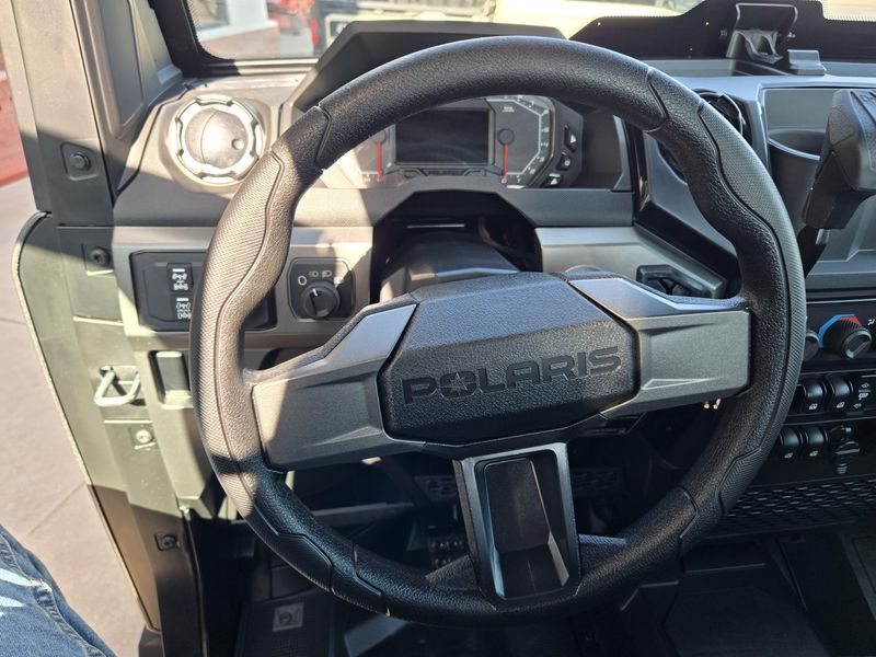 NEW 2025 POLARIS RANGER CREW XD 1500 NORTHSTAR EDITION PREMIUM Image 15