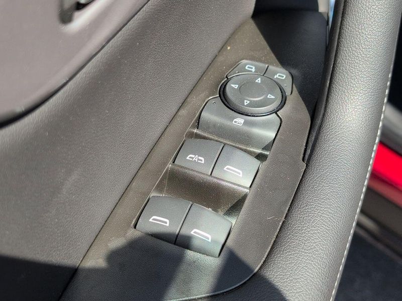Used 2023 Chevrolet Blazer LTImage 14