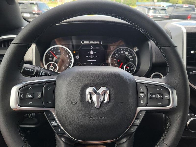 2025 RAM 1500 Big Horn Crew Cab 4x4 5