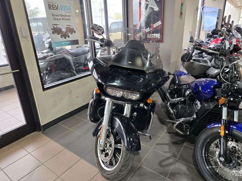 2017 Harley-Davidson ROAD GLIDE ULTRA LIMITED Image 4