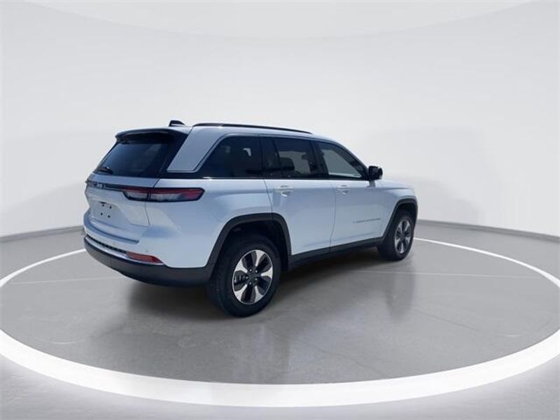 New 2024 Jeep Grand Cherokee 4xeImage 8
