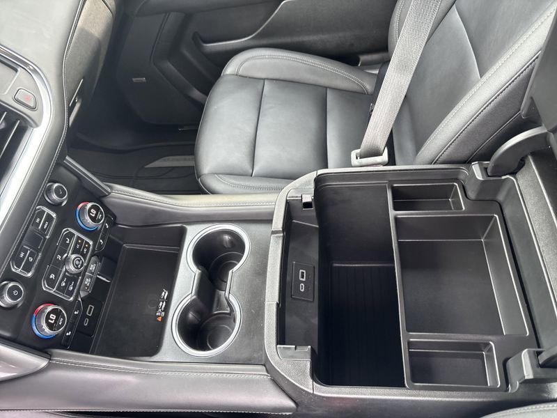 Used 2022 Chevrolet Suburban Z71Image 34