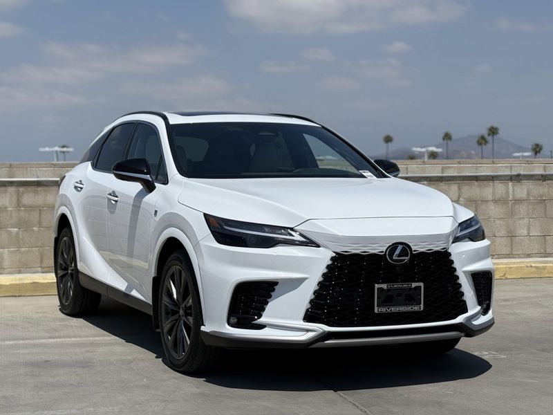 2025 Lexus RX Image 2