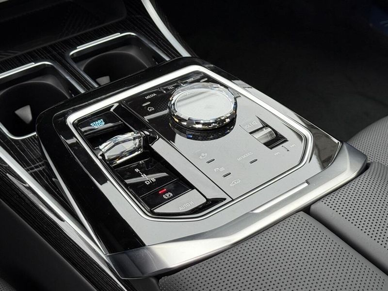 2025 BMW i7 eDrive50Image 24