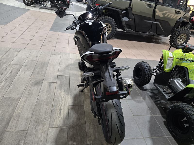 NEW 2026 KAWASAKI Z900 ABS Image 8