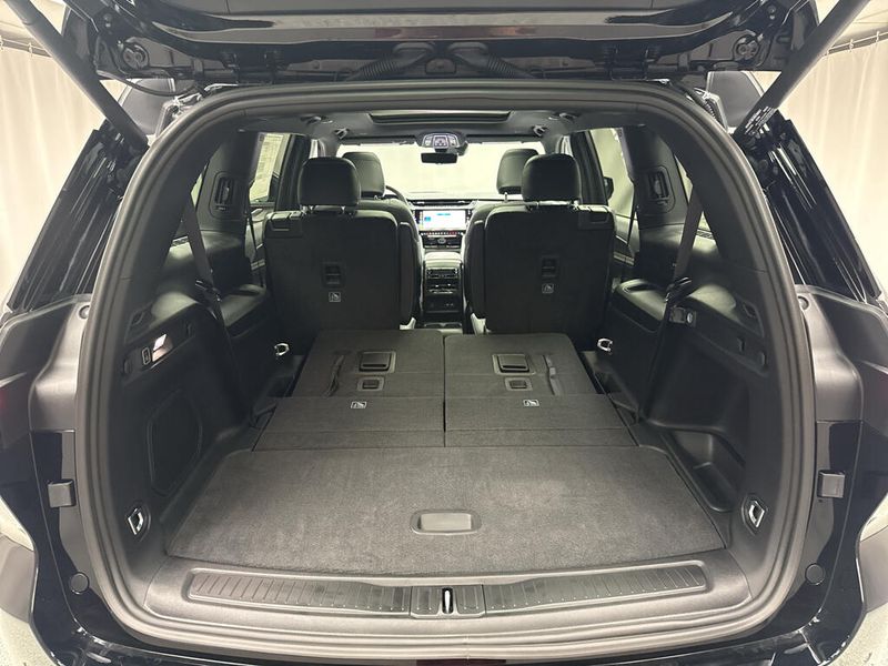 New 2027 Jeep Grand Cherokee L Limited Reserve 4x4Image 16