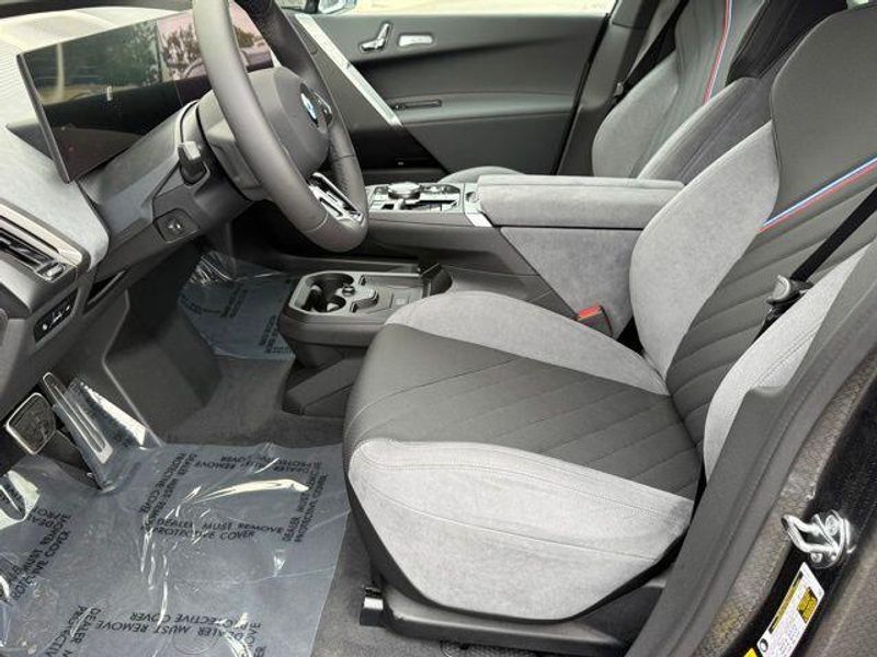 New 2026 BMW iX xDrive45Image 17