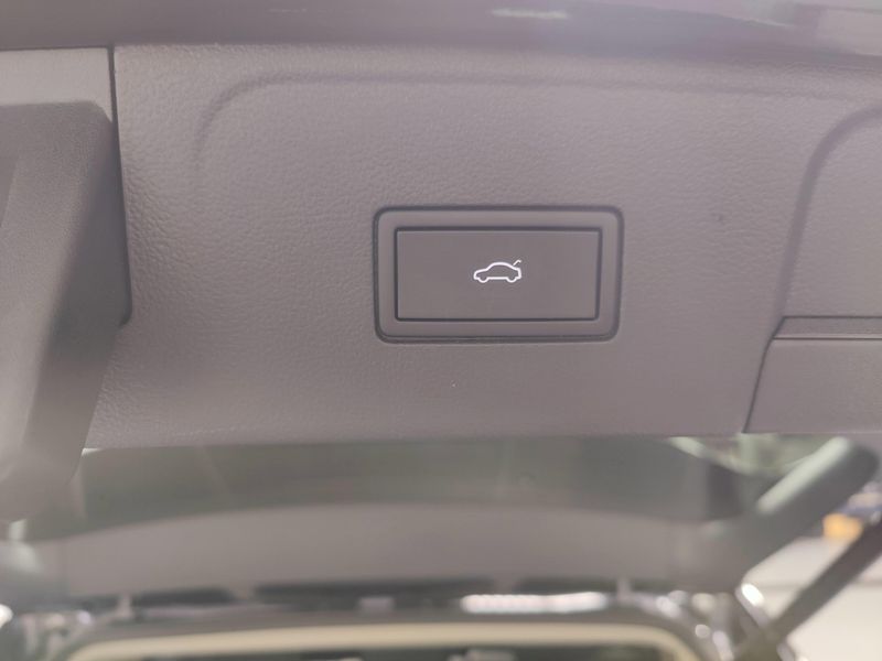 Used 2025 Volkswagen Atlas AWD Peak Edition w/SunroofImage 18