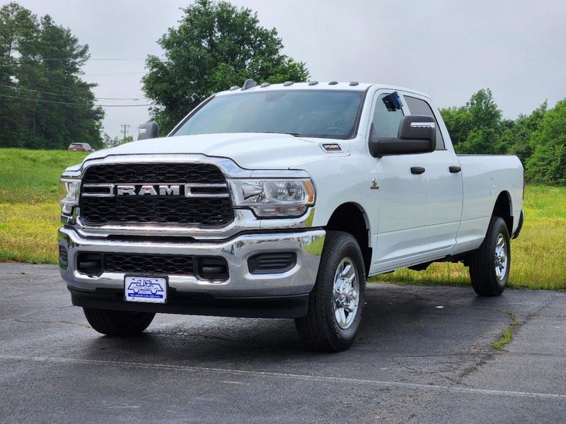 2024 RAM 2500 Tradesman Crew Cab 4x4 8