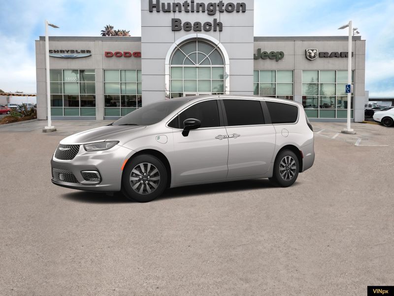 2025 Chrysler Pacifica Hybrid SelectImage 2