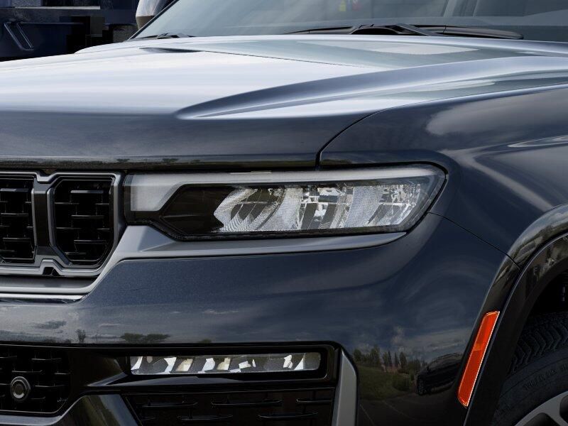 New 2026 Jeep Grand Cherokee L Summit 4x4Image 10