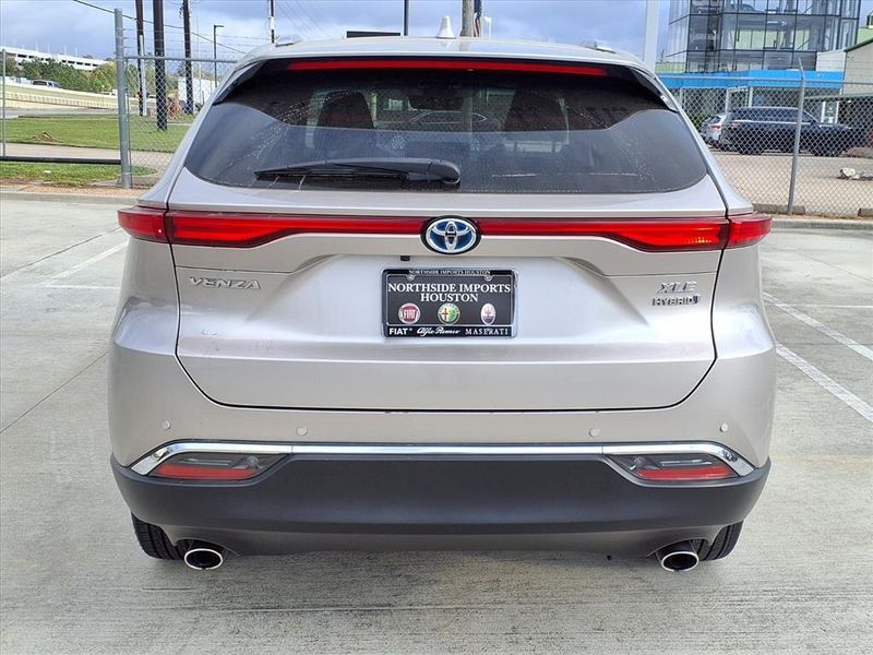 Used 2022 Toyota Venza XLEImage 8