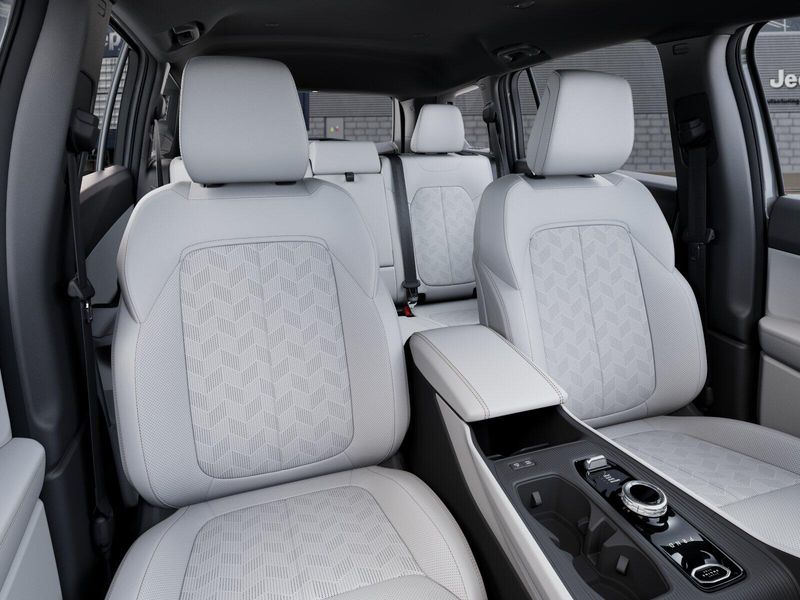 New 2026 Jeep Cherokee Overland 4x4Image 16