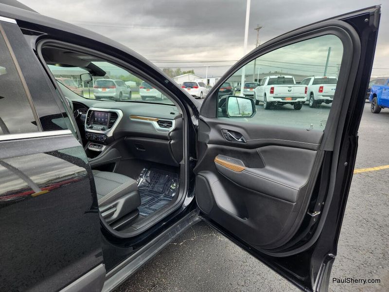Used 2023 GMC Acadia SLE