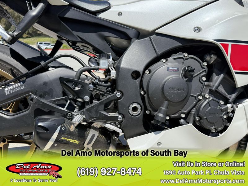 2022 Yamaha YZF-R1 Image 14