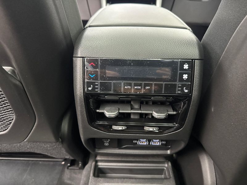 2025 Jeep Grand Cherokee L Limited 4x4Image 19