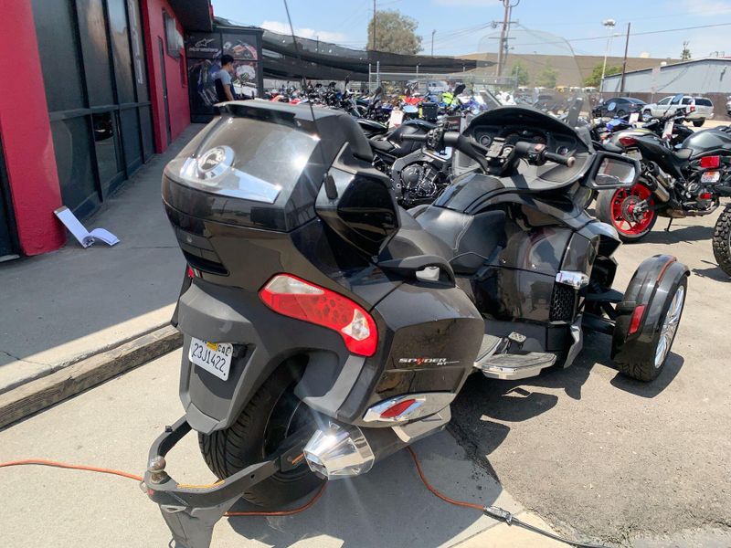 Used 2015 Can-Am SPYDER RT Image 12