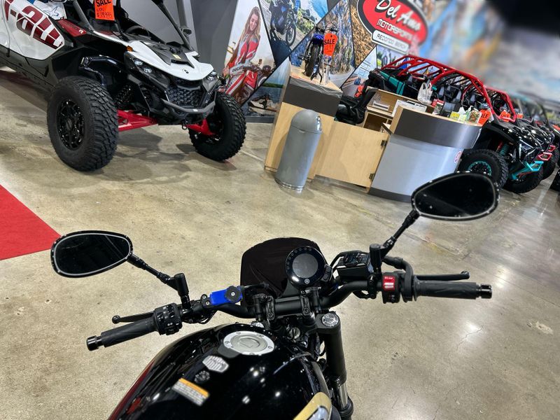 2023 Yamaha XSR700 Image 15