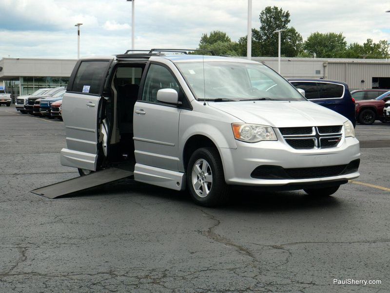2012 Dodge Grand Caravan SXT photo 4