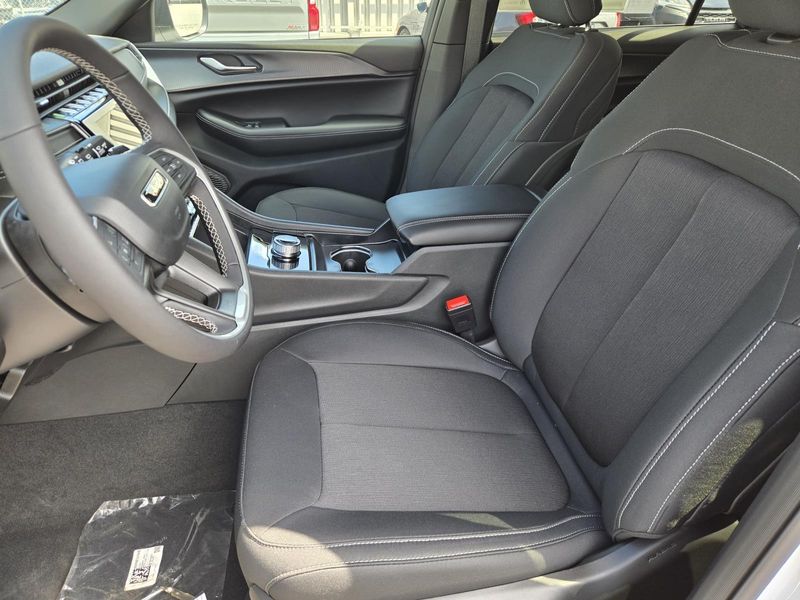 New 2026 Jeep Grand Cherokee L Laredo X 4x2