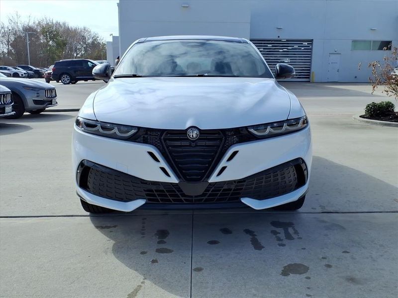 New 2026 Alfa Romeo Tonale Veloce AwdImage 4