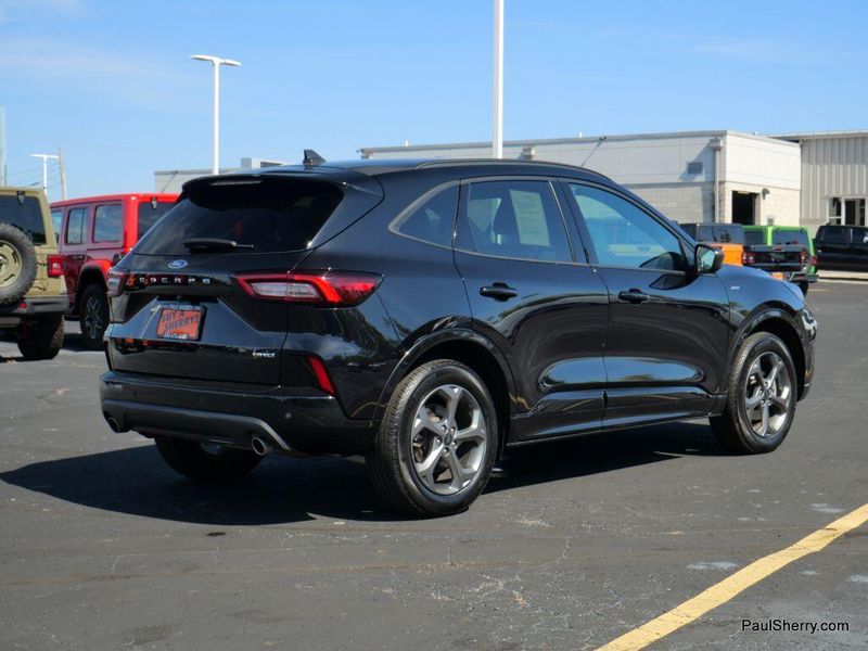 2024 Ford Escape ST-Line photo 8