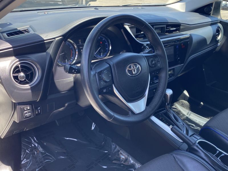 Used 2018 Toyota Corolla SEImage 14