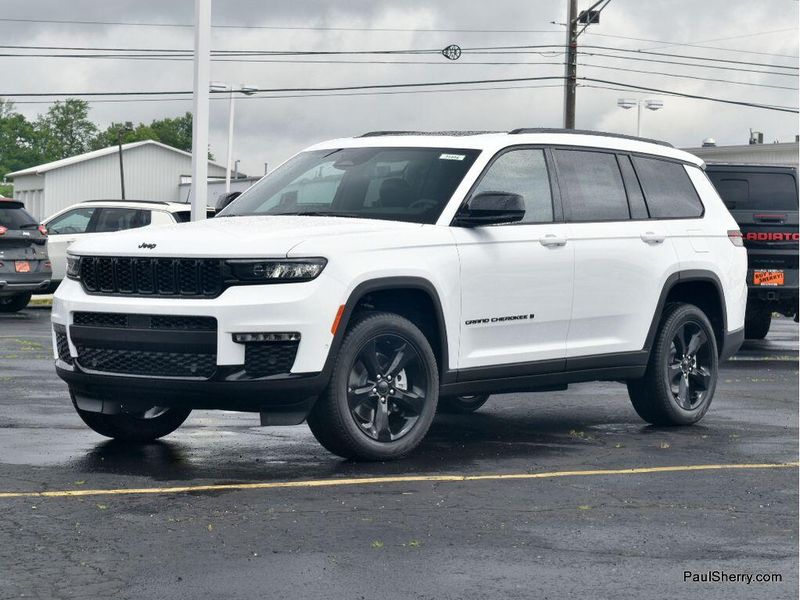 2025 Jeep Grand Cherokee L Limited 4x4Image 7
