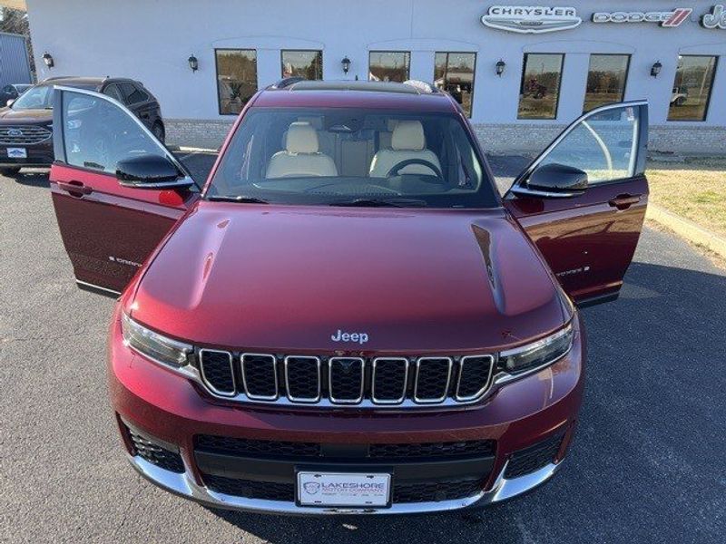 2023 Jeep Grand Cherokee L Limited 4x4Image 31