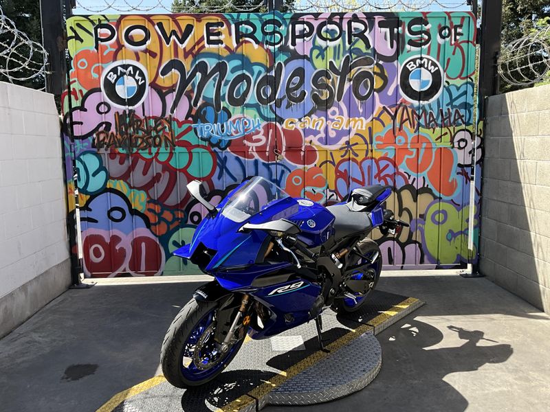 New 2027 Yamaha YZF-R9 Image 6