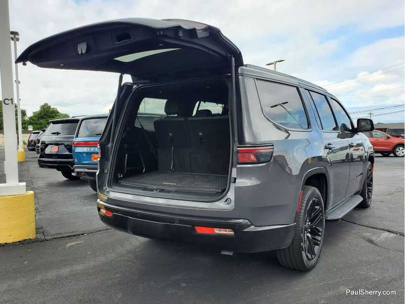 2024 Jeep Wagoneer Series II CarbideImage 14