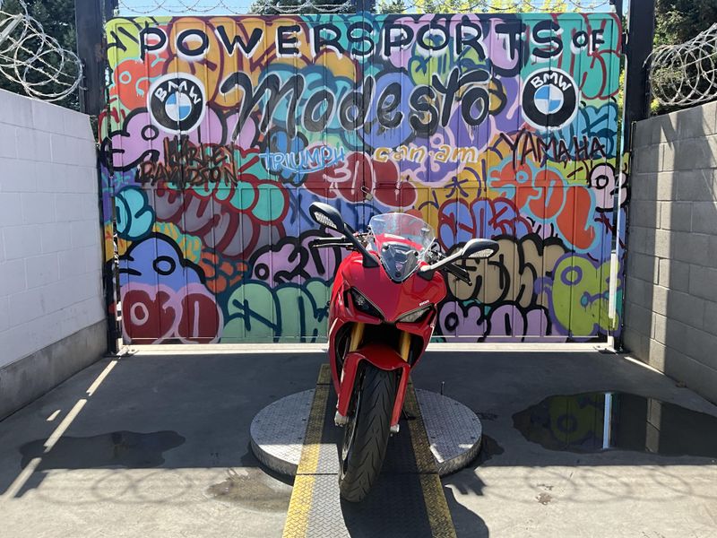 Used 2024 Ducati SuperSport 950 S Image 3